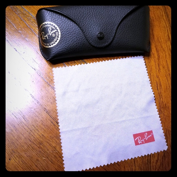 Ray Ban Glasses Case and Cloth - Picture 1 of 3
